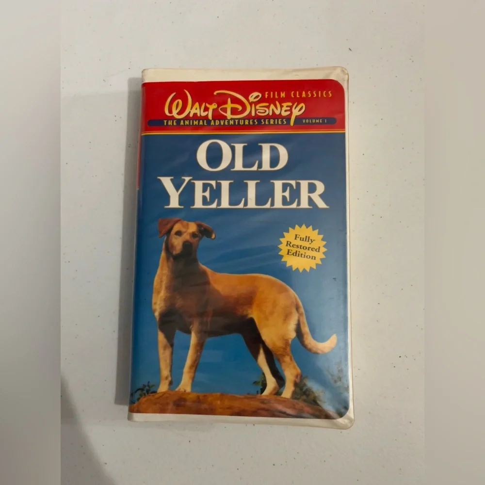 💙 Disney’s Old Yeller VHS Movie